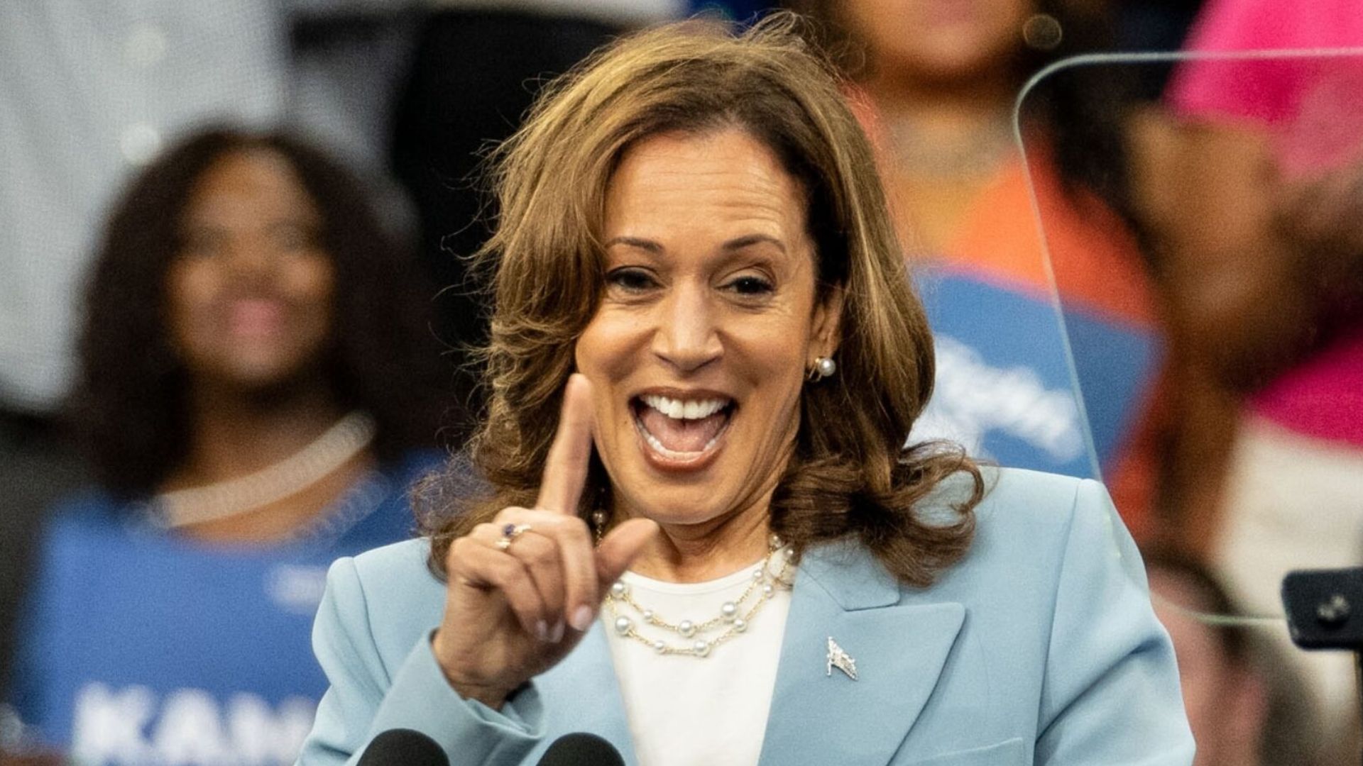 Press Locked Out, Photographers Furious: What Is Kamala Hiding Now?