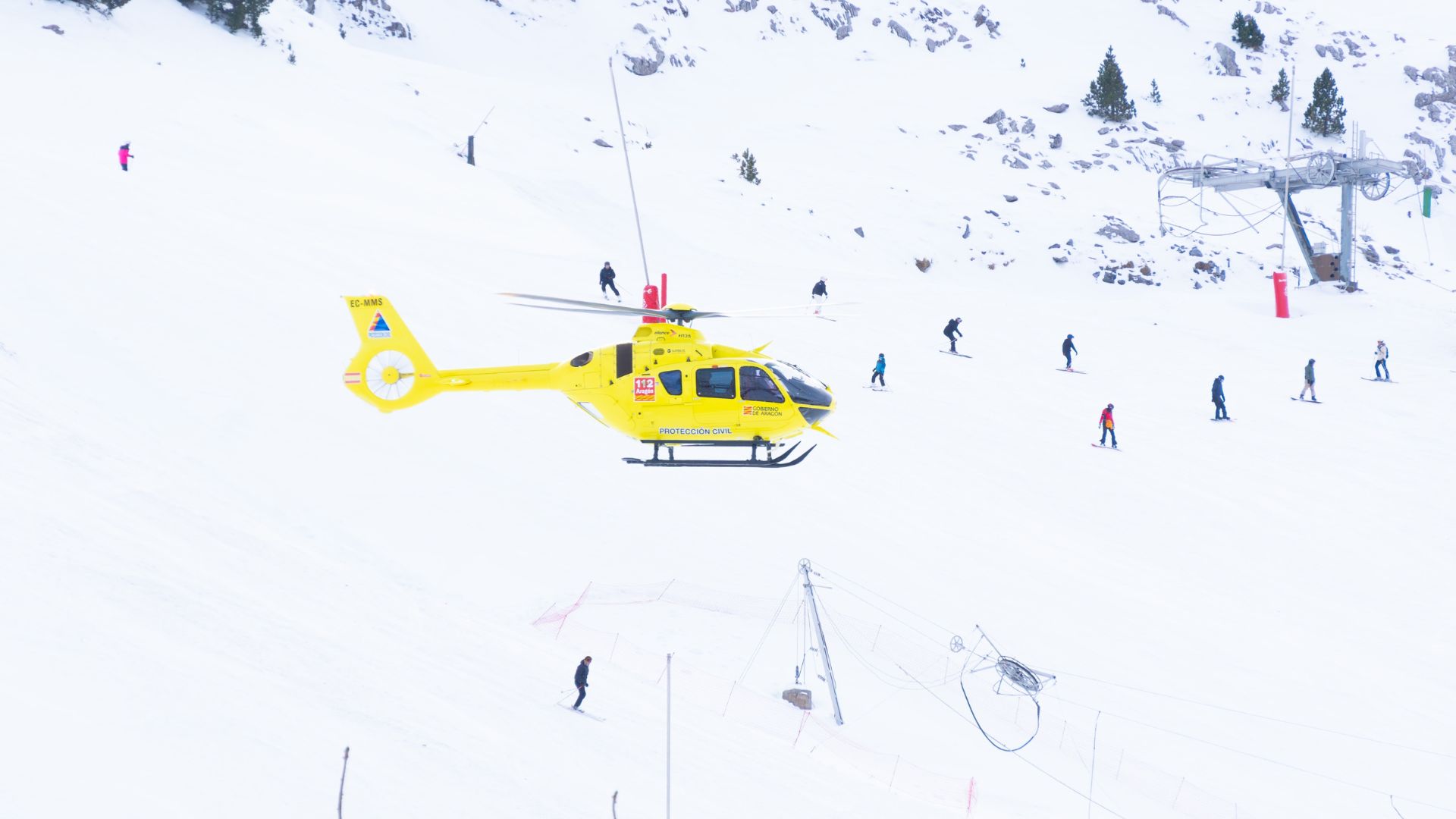 Ski Lift Catastrophe Injures Dozens, Even More Are Stranded in Mid-Air [WATCH]