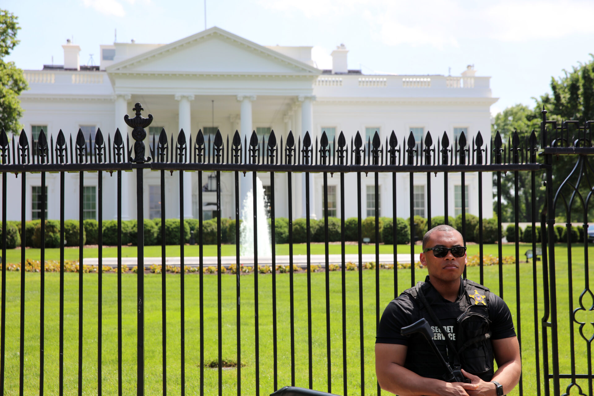 Armed Man Gets Shot by Secret Service Near White House [WATCH]