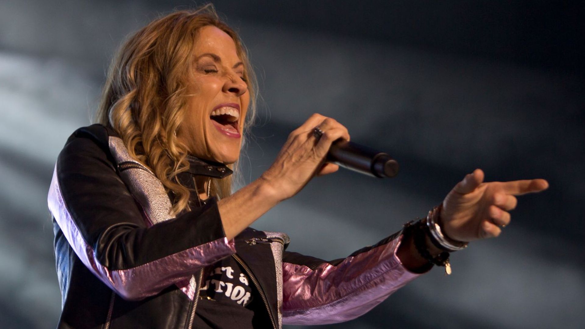 Sheryl Crow Sells Tesla in ‘Brave’ Stand Against Musk—Internet Reacts Accordingly [WATCH]