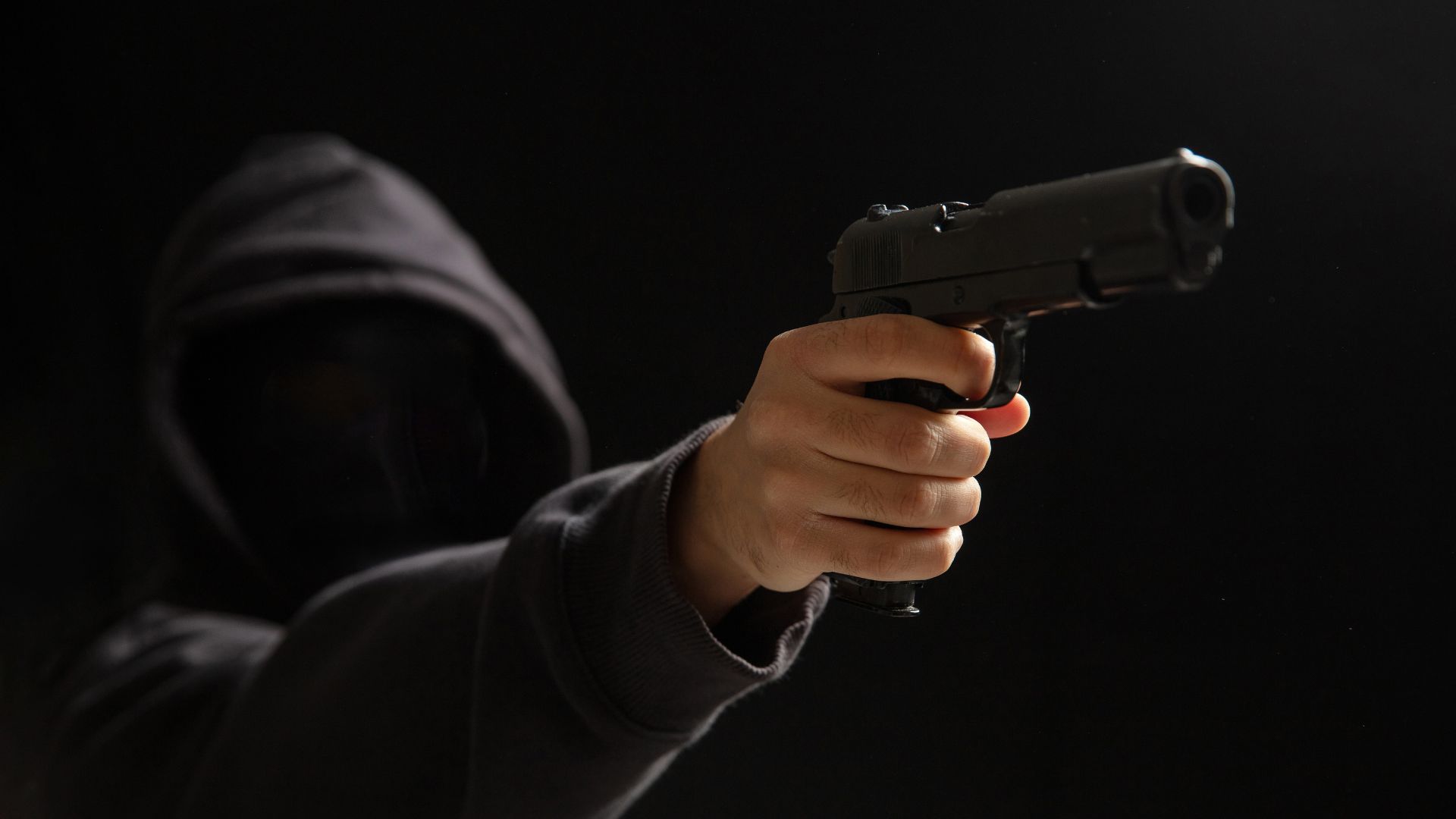 Hooded Gunman Targets Insurance CEO’s Home in Oregon [WATCH]